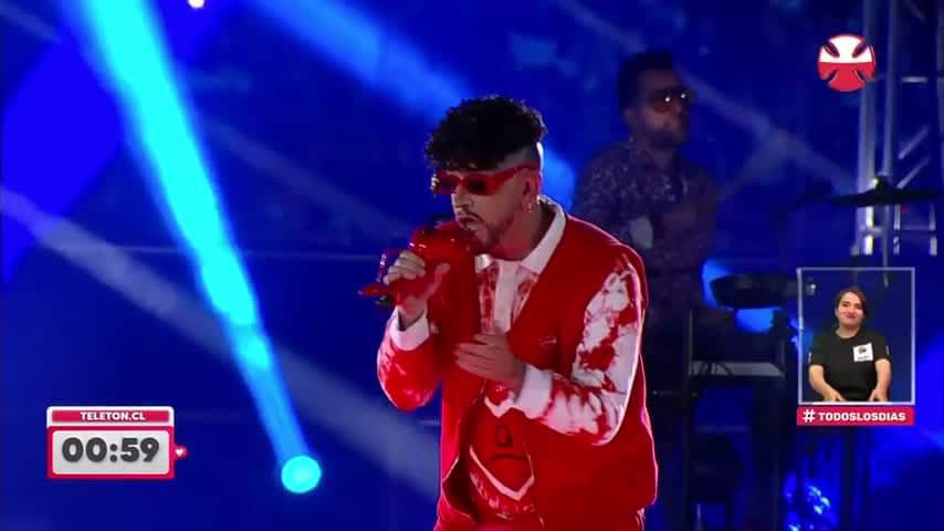 Etiqueten a @sanbenito para que vea la tremenda actuación de Stefan Kramer, talento nacional 🇨🇱 🫶🏼 #BadBunny #Teleton2022