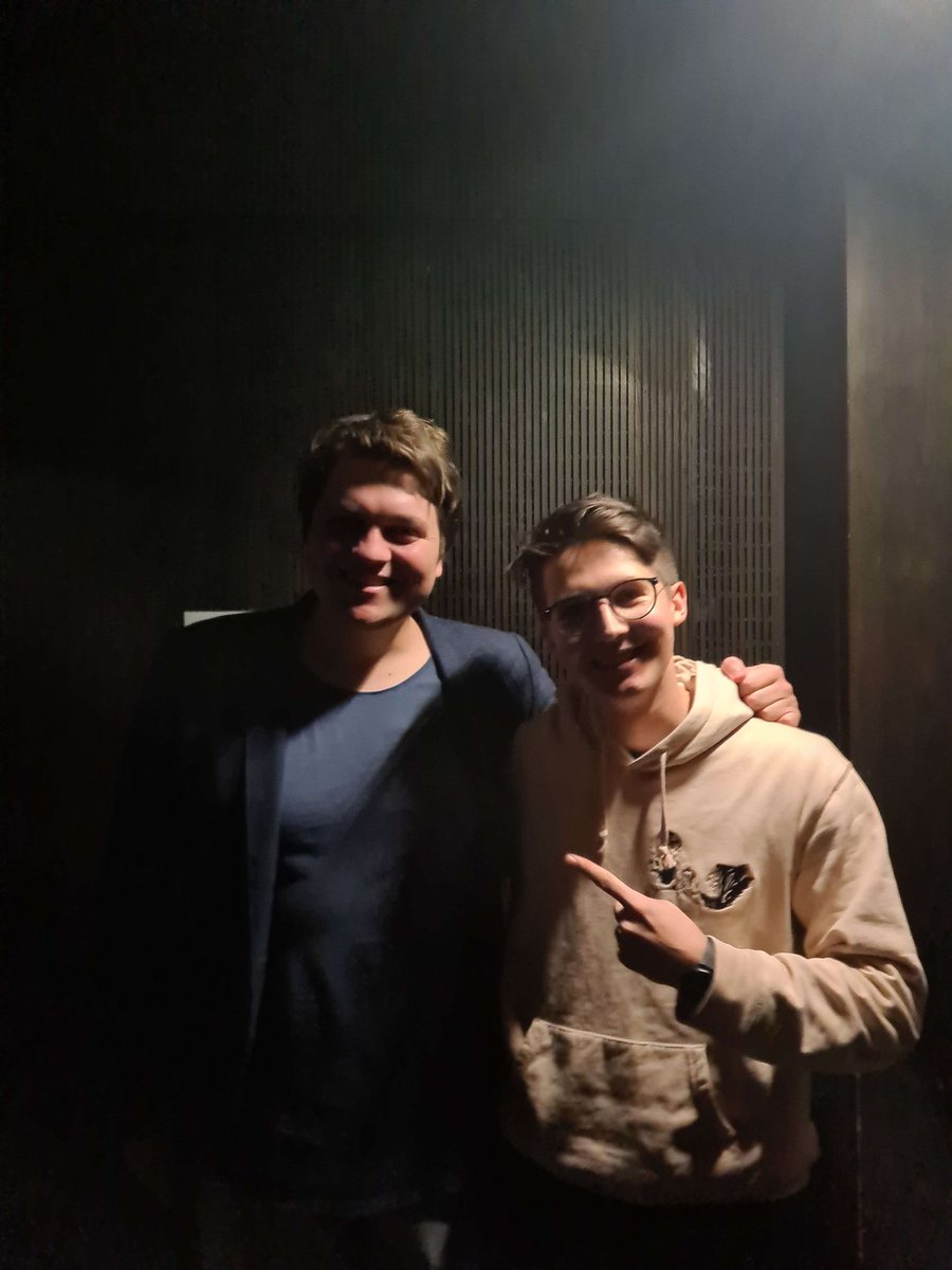 Imagine man fährt nach NA um #Faker zu begegnen, aber den geilsten Midlaner triffst einfach nur in Minga!

Danke fürs Vorbeischauen <a href="/noway4u_sir/">NoWay</a>!

#PlayYourHeartOut #Worlds2022 #LoL
