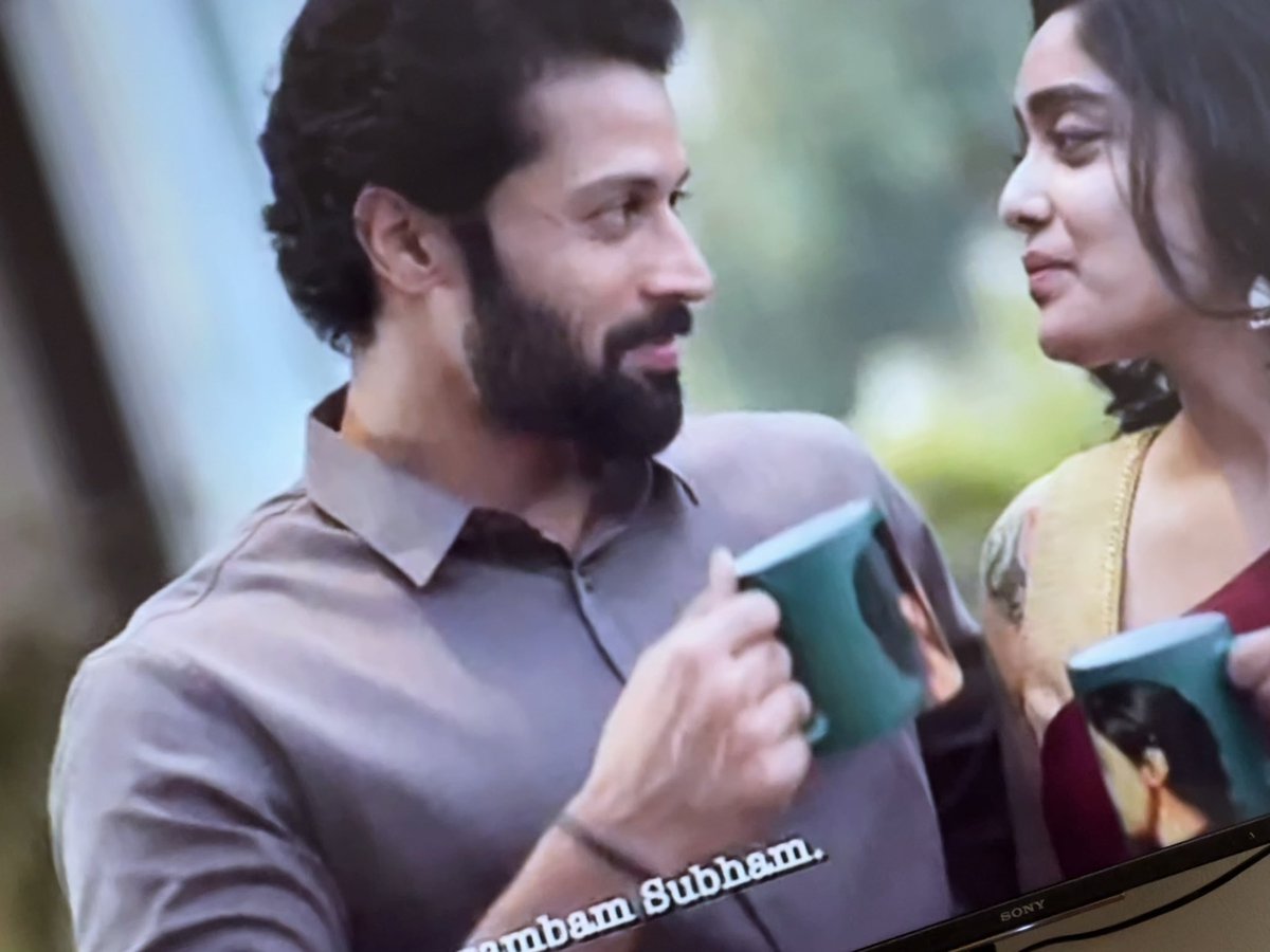 nishv6's tweet photo. Bit late on the bandwagon but finally watched @disneyplusHSTam #AanandhamAarambam 🙌🏽
A cute, feel-good bingeworthy micro-series 🥰
Very natural &amp; noteworthy performances by both @Actorsanthosh &amp; #AbhiramiVenkatachalam when taking us through Ram &amp; Ranjani’s refreshing love story❤️ https://t.co/z5jvCjWlZD