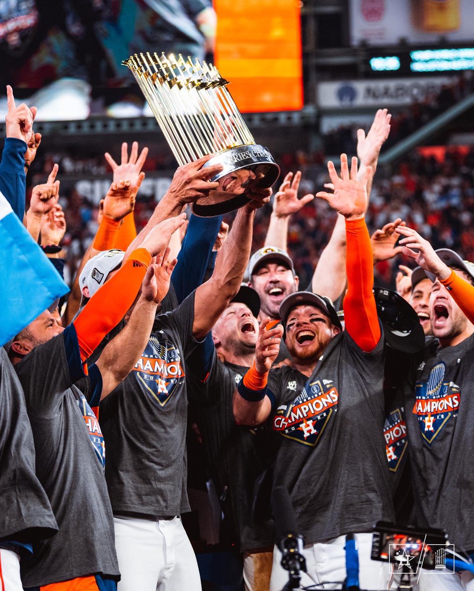 astros's tweet image. #AstrosTwitter, thank you.

We did it.