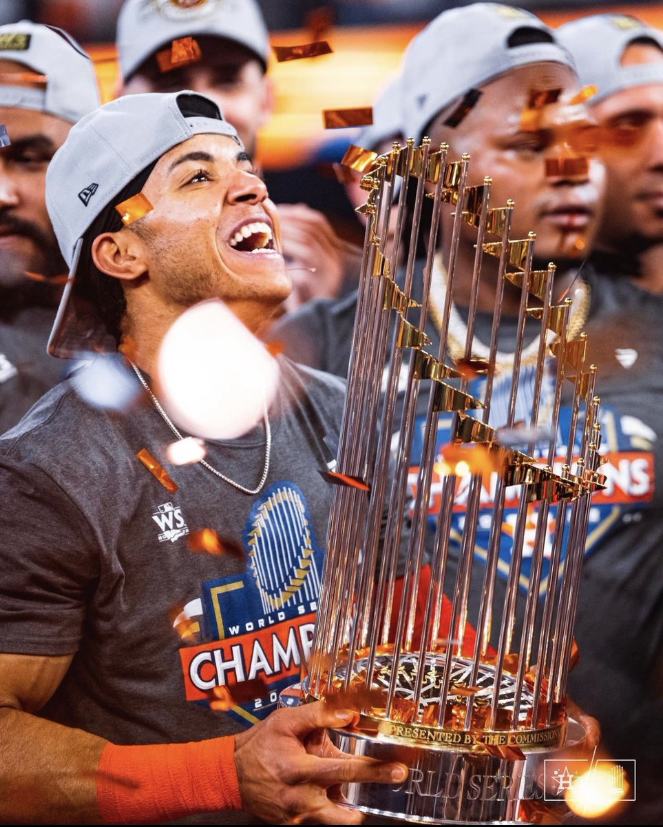 itzjjz's tweet photo. Houston Astros Win the World Series
#HoustonAstros #WorldSeries https://t.co/xAOopJ8Trc
