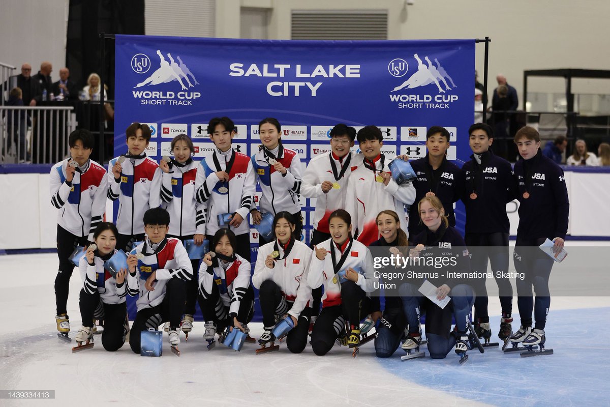 eunju975's tweet photo. #ShorttrackSkating 
#WCSaltLake 2022 
🇺🇲 #USA #SaltLake 
ISU WC 2차
11/05 
혼성 계주 
🥈
#박지원 #홍경환 #이동현 #김태성
#심석희 #김건희 #김길리 #이소연 https://t.co/udsQkB9h0P