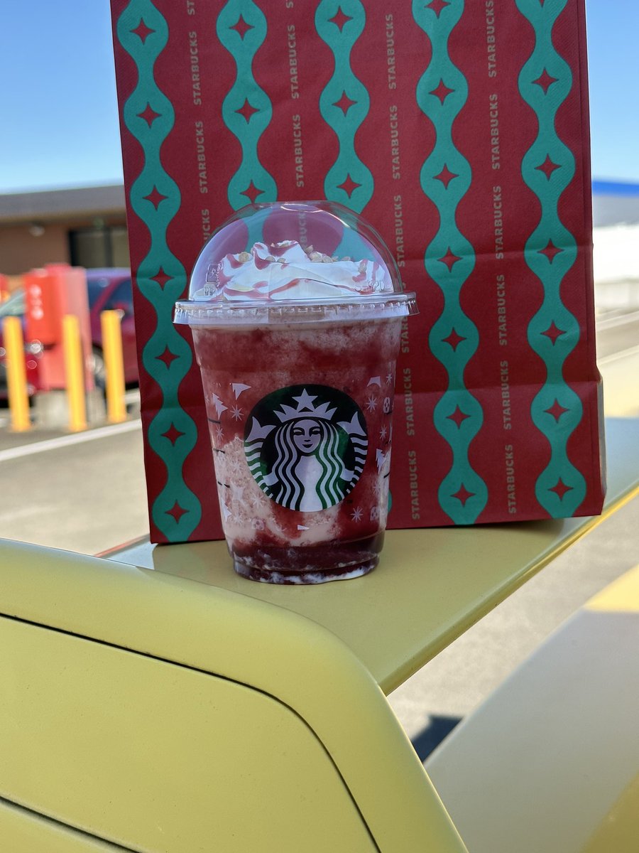 911Evolution's tweet image. 今日の甘い物

STARBUCSの「ストロベリー🍓&amp;amp;ベルベット　ブラウニーフラペチーノ」🤭

いただきま〜す🥰
#STARBUCKS
#ストロベリーandベルベットブラウニーフラペチーノ 
#EVOLUTION7