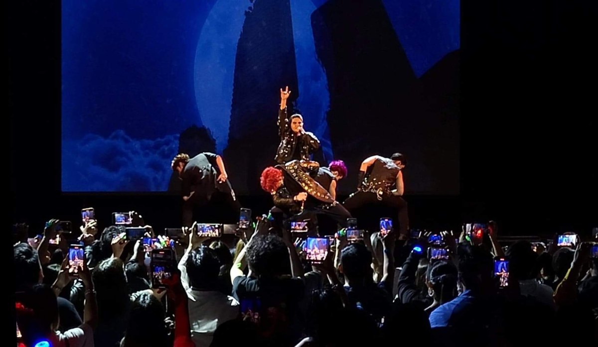 elmer_cato's tweet photo. #SB19 did the #Philippines proud this evening with their successful concert in Times Square that was packed by fans some of who came all the way from Canada, the Caribbean, and even the United Kingdom. #sb19wyat @PHinNewYork #WYATTourNewYork #WYAT @SB19Official 📸 Troi Santos https://t.co/3F9JPHI0sq