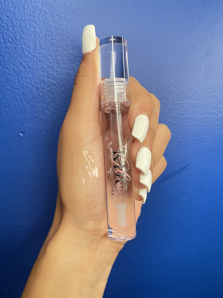 KaaayDenise's tweet photo. Gots to get you some Kdc GlossApplies smooth and soft ! Click the link in my bio and sign up for an extra 15% off when you subscribe 💋 Shop https://t.co/T8DzZfvW9D https://t.co/B3eXwclwo6