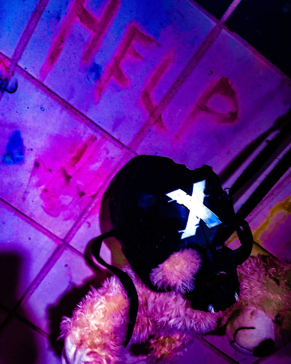 Chrizvoice's tweet image. Welp the track is here.... 
linktr.ee/Xodia
#scary #help #skullconnoisseur #skulls #mask #teddybear #bear #creepy