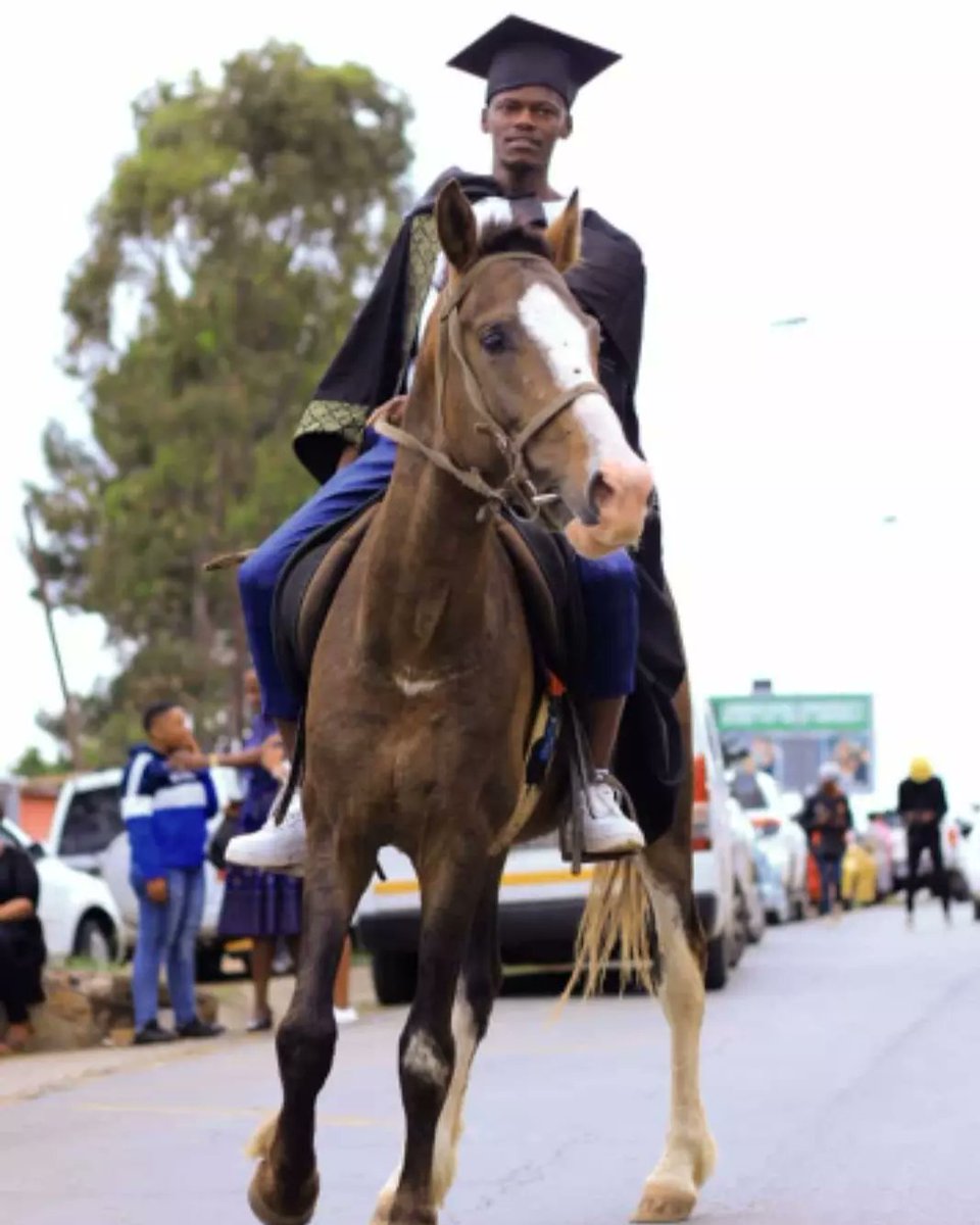 Limkokwing_LS's tweet photo. Limkokwing University Lesotho's 12th annual Convocation highlights ๐๐๐
#liiiit๐ฅ๐ฅ๐ฅ๐ฅ๐ฅ
#LimkokwingUniversity
#BeTheBest
#BeTheMostSuccessful
#BeTheMostSoughtafter https://t.co/Ug75ab9HOl