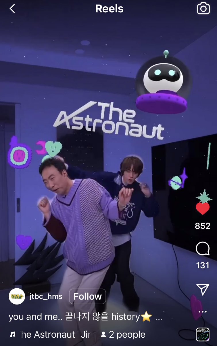[INSTAGRAM] From @/jtbc_hms

#JIN and #ParkMyungSoo dancing to #TheAstronaut using IG filter!

PLEASE GIVE SUPPORT BY LIKING & LEAVING CHEER IN THE COMMENTS 👇🏼

instagram.com/reel/Ckmx0v_pN…