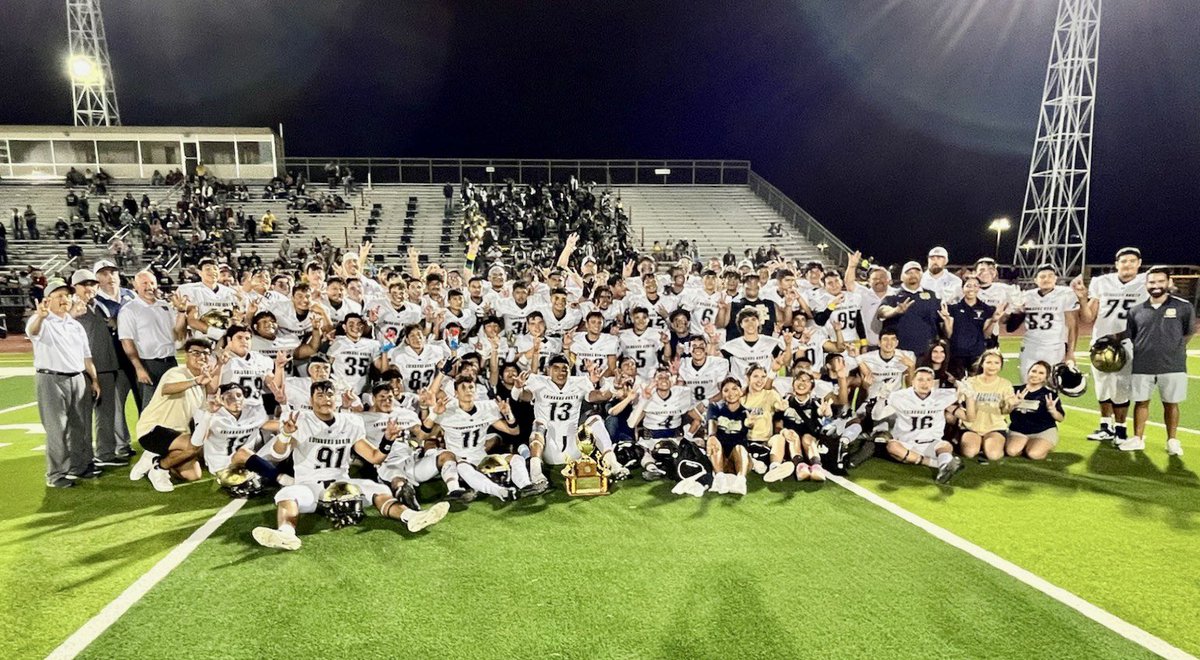 cougars_at's tweet photo. Friday night win as district champs!  Congrats to all the boys, coaches, and of course the hard working student athletic trainers! GO COOGS!🏈🎉 #ENHSAT https://t.co/Nhtq9Lj2Zo