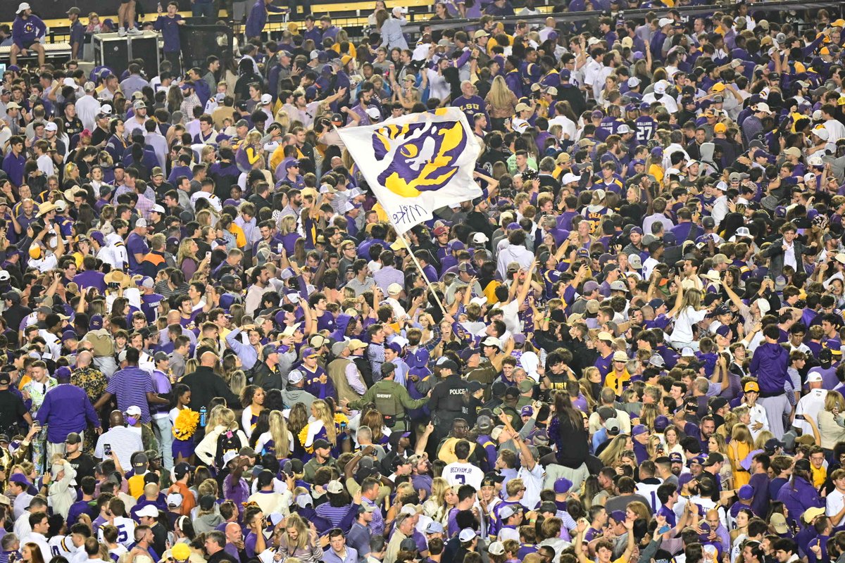 LSUfootball tweet picture