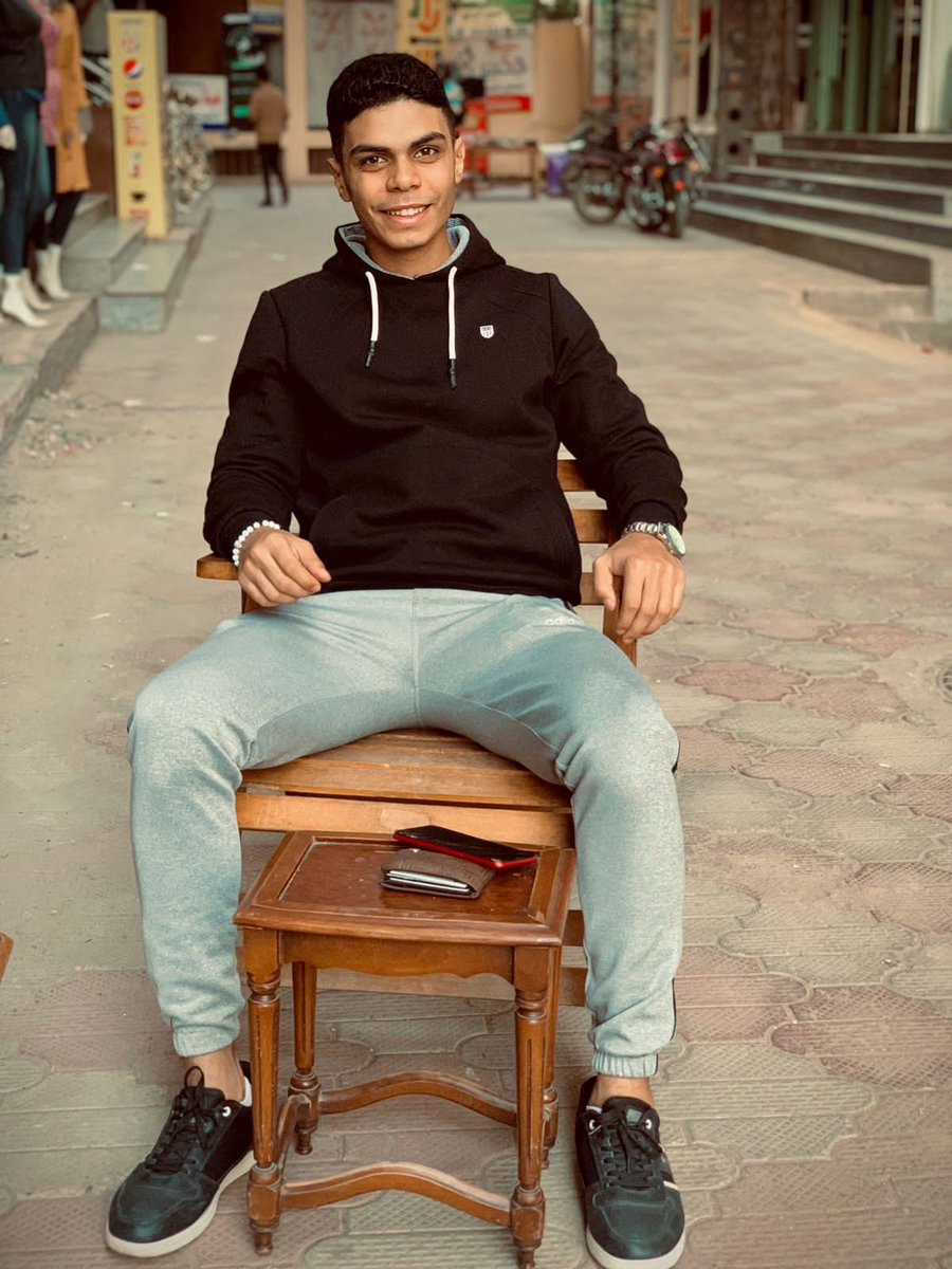 لا تـؤمـن بـكـلـمـة مـسـتـحـيـل وتـذكـر ان الله عـلـى كـل شـيء قـديـر..!!👌🏿🦇🖤