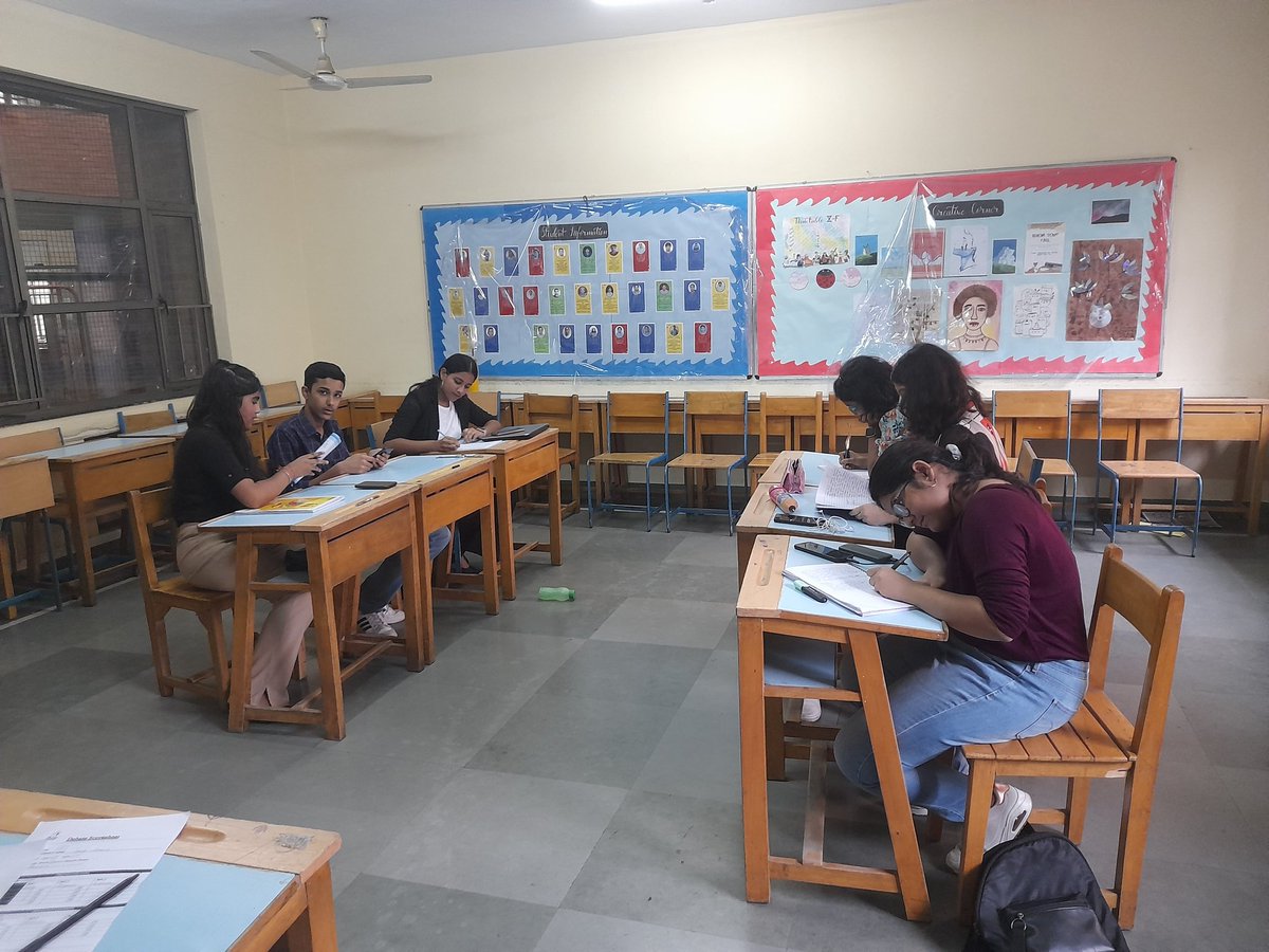 RainaJain8's tweet photo. Exposure beyond imagination. BEHES 2022 at Ahlcon Intenational #behes #NCRwillbehes #lovetodebate @AhlconIntl @y_sanjay @sdg4all @pntduggal @MuktaSh14821864 @aanyajain810 https://t.co/jLC7QyBrk8
