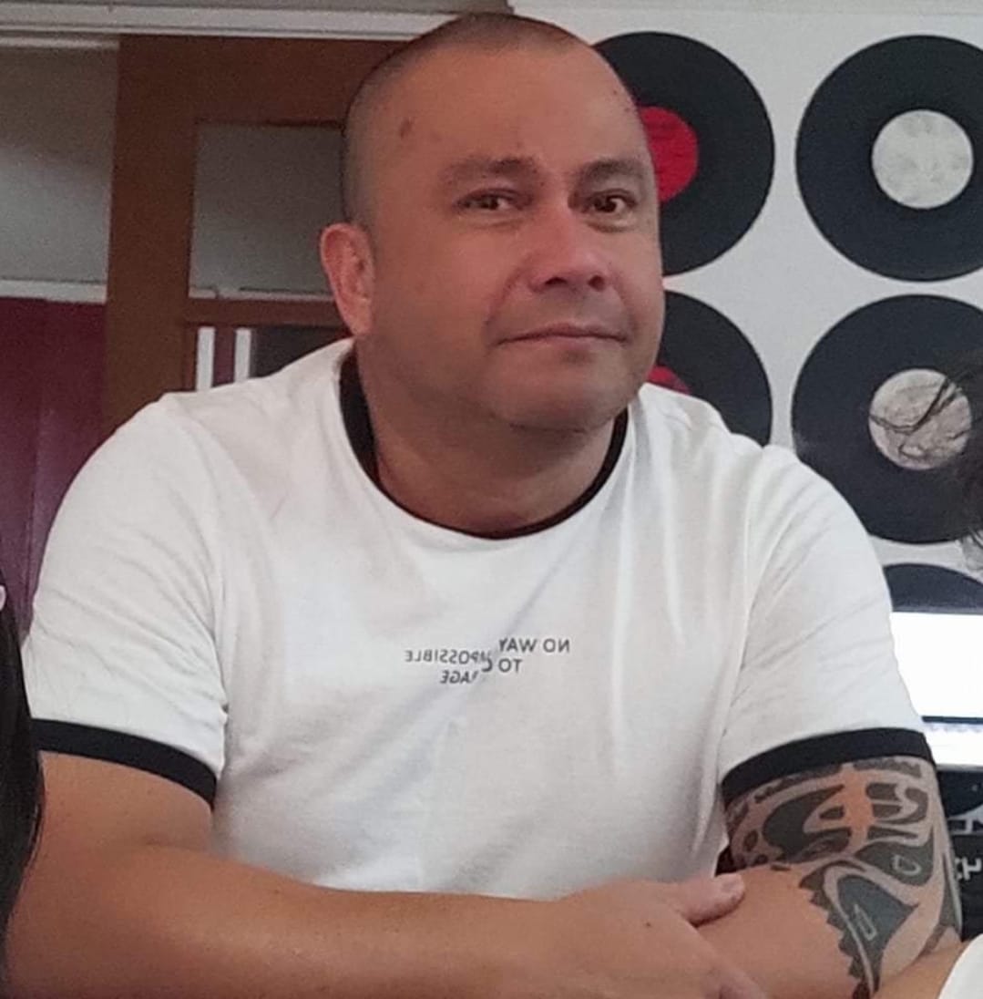 Marcelo Muñoz, falleció el día 27 de octubre del 2022. Eras mi amor, mi amigo, mi compañero, mi amante. Mi ayer, mi hoy y por siempre mi mañana. Te amo y te extraño con cada célula de mi.
Nos veremos lo sé. 
Hasta pronto amigos !!!