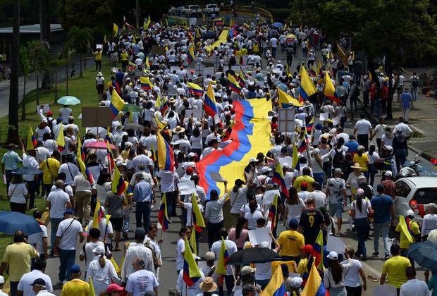 CiudadanZero's tweet photo. Peru 🇵🇪Brasil 🇧🇷 y Colombia🇨🇴.
#RechazanFraude
Y en Chile 🇨🇱 Iremos con todo.
#RenunciaBoric
#Basta
#NoMas
#ChaPC https://t.co/ezhpwlXIIQ