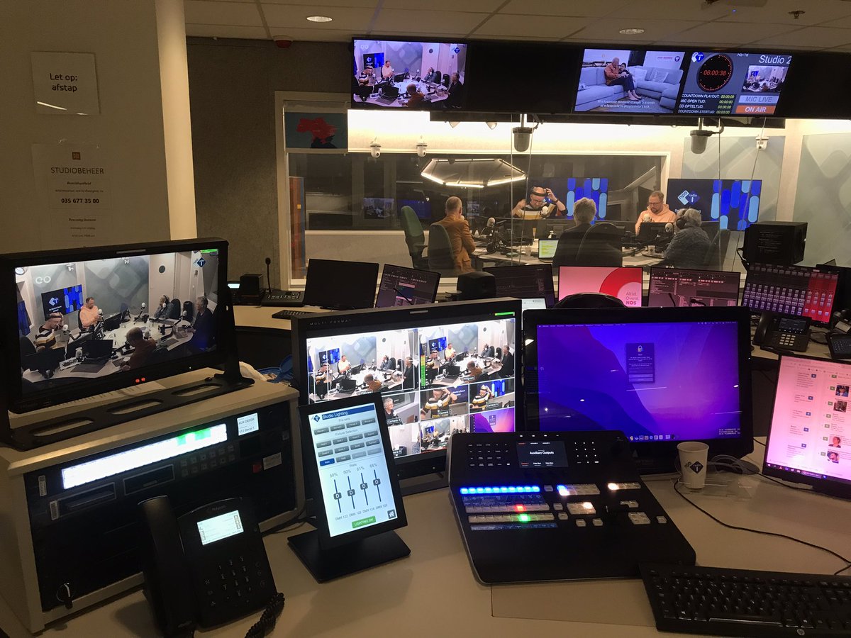 Het was best vroeg vanochtend. 
Maar nu dus in #hilversum met <a href="/Sda74/">Sda74 - Stilte Door Aandacht...</a> . Hij gaat op <a href="/DitisdeZ/">Dit is de Zaterdag & Dit is de Zondag</a> <a href="/NPORadio1/">NPO Radio 1</a> vertellen over de rol van #kerken bij de aardbevingsproblematiek in #Groningen #platformkerkenaardbeving