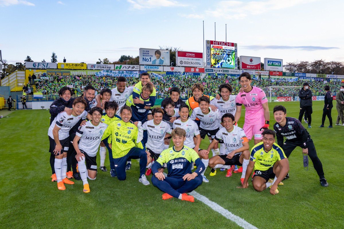 湘南ベルマーレ中野嘉大選手サイン入りスパイク 湘南ベルマーレ中野嘉大選手サイン入りスパイク - メルカリ