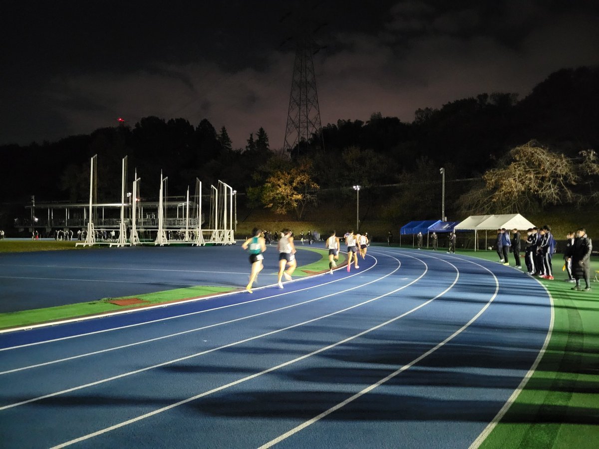 1500m5k_runner's tweet photo. 11/6(日)
国士舘大競技会
5000m　14′34″50　自己ベスト✨️
　(2′54″-2′52″-2′52″-2′57″-2′57″)

3年ぶりに自己ベスト更新しました‼️
3000mまで先頭集団で攻めて残りは耐える形となりました😤
次は14分30切りたいです‼️ https://t.co/UZtXQp3lNY