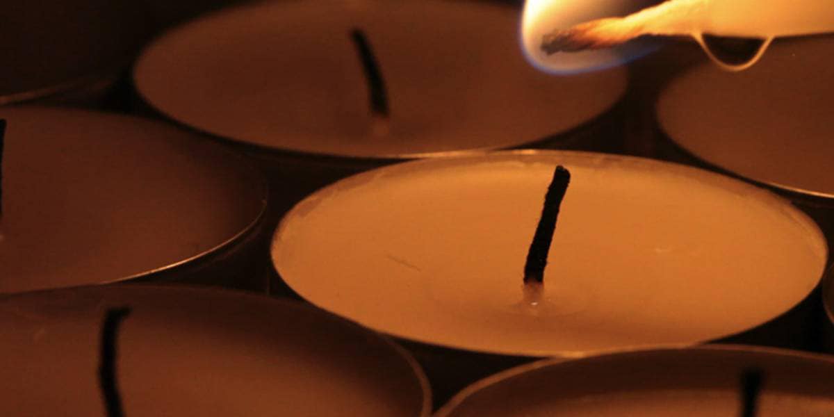 All Souls’ Service, (today) Sunday 6th November. 4pm.
St Andrew’s Church. We gather this afternoon for a reflective service as we remember those we ‘love but see no longer.’
All are welcome. There will be an opportunity to light a candle to honour those we are remembering.