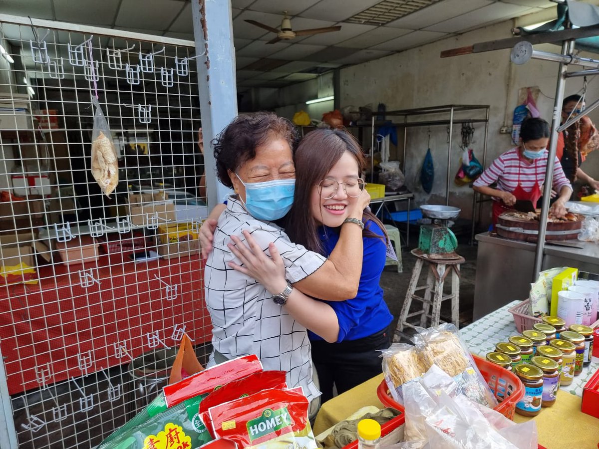 Ivonelow's tweet photo. This aunty witnessed me growing up in Ampang. I pray you will always be in good health. ❤️ https://t.co/2DgOvwnWRa