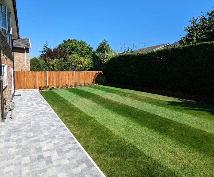 HayterMowers's tweet photo. Today’s post comes courtesy of Mind the Lawn on Instagram who’s used his #HayterMower to give this lawn a stunning striped treatment!
You know what they say…
Sooner or later, you’ll buy a Hayter!
Browse the range:
https://t.co/NZx719uEag
#HomeGarden #Lawncare #Lawn https://t.co/P157bsJ9PF