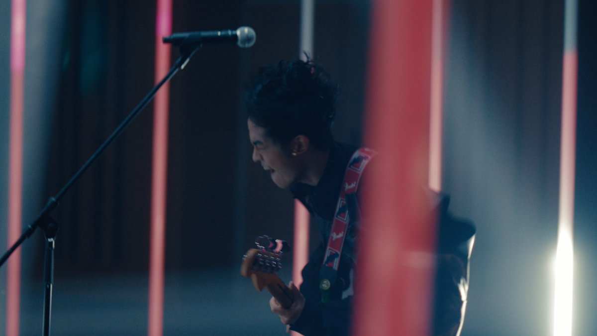 緑黄色社会「ミチヲユケ」のMVを監督しました！
彼ら4人の演奏家としてのエネルギーを映像化した作品です。是非、大音量、大画面で！
youtube.com/watch?v=su5o63…