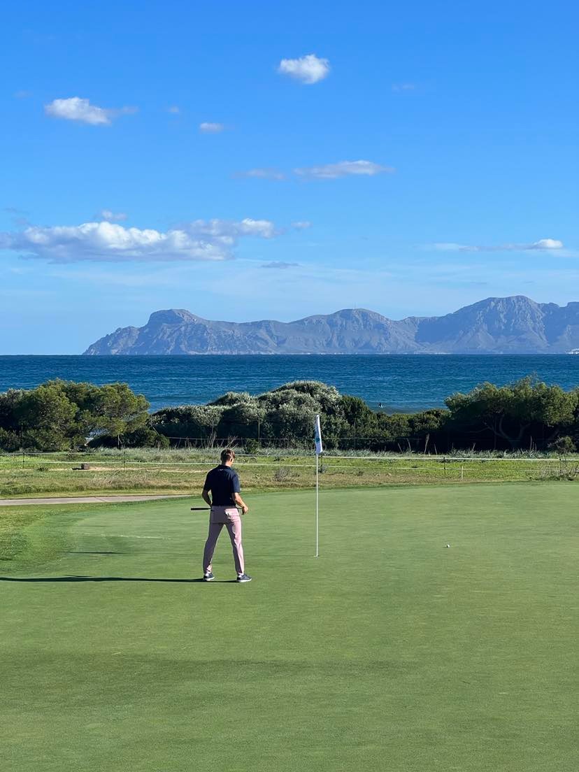 GolfChannel_PL's tweet photo. .@gradi_gradecki i Kuba Dymecki wyruszają w finałowy bój @Challenge_Tour Grand Final. Po 💣 rundzie 69 #TeamGradi podskoczył na pozycję 10. w turnieju i 19. w rankingu. #GoDymek! #GoGradi!  🤺
Transmisja od 12.30. 🙌
📷 Domi Gradecka
https://t.co/TvFFrpW6Fp
#GolfChannelPolska https://t.co/Cdv1vayzVr