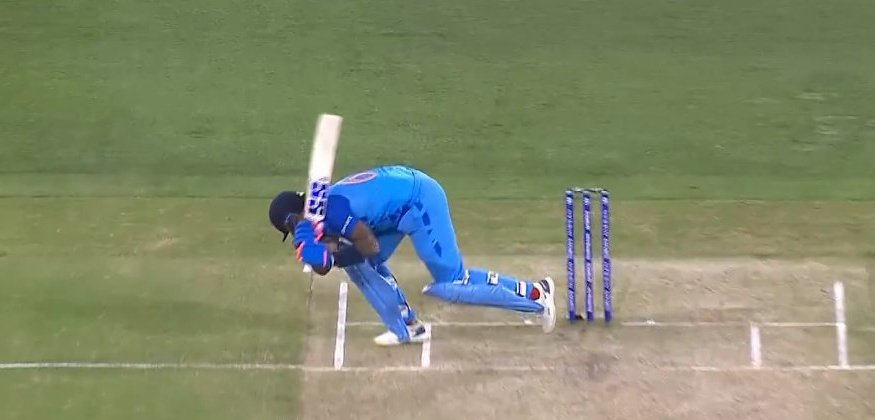 pratyaksha___'s tweet photo. SKY is always HIGH 🔥🇮🇳 

@surya_14kumar 

#INDvsZIM #T20WorldCup     #SuryakumarYadav https://t.co/haNvF5vnVA
