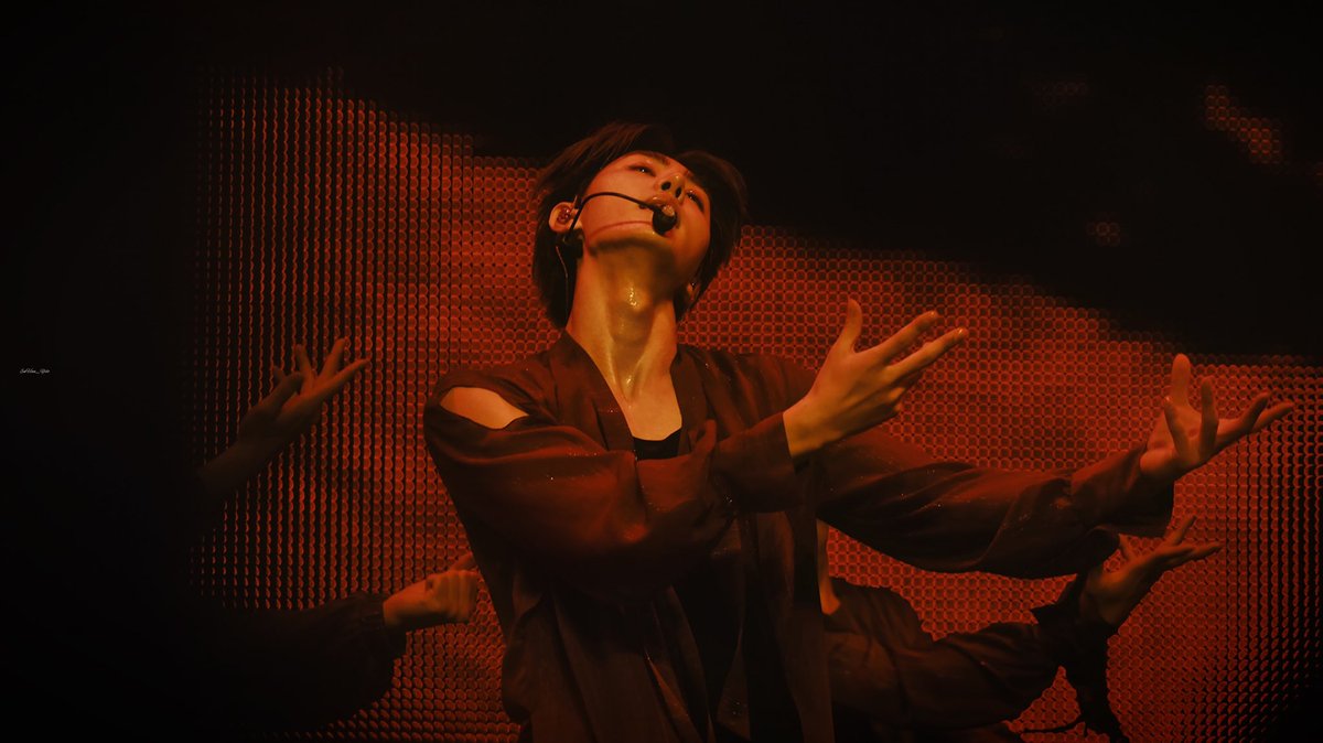 hourlyshn's tweet image. how to recover from this fever park #sunghoon