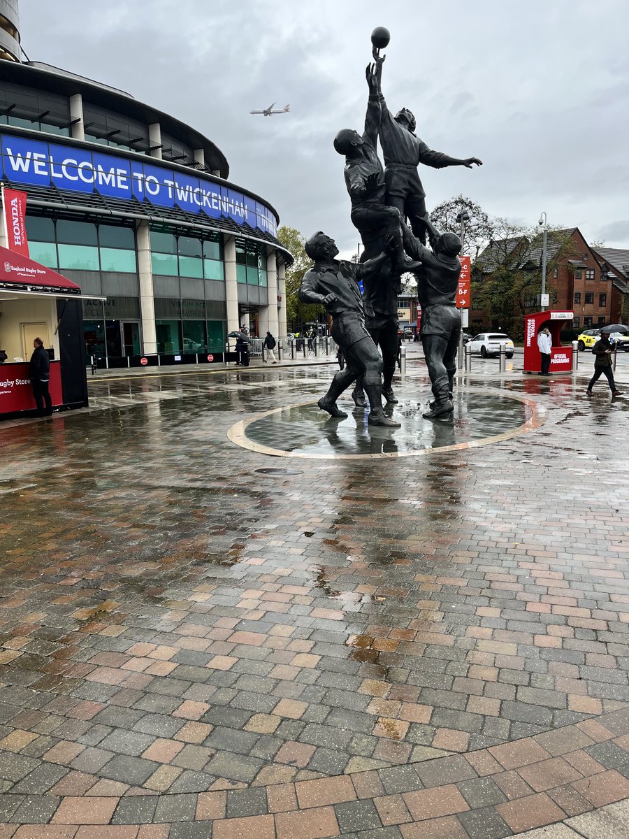 Simon73's tweet image. Early