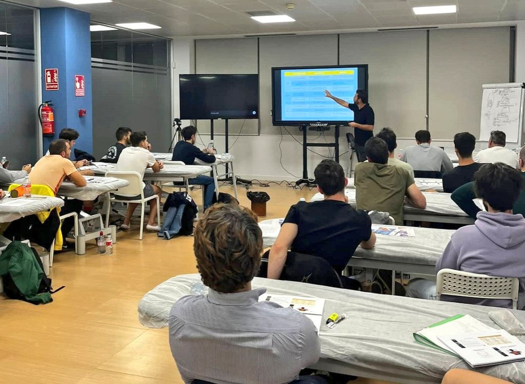 Fin de semana a pleno en nuestras aulas de Madrid con la formacion puntera en #fisioinvasiva de <a href="/MVClinic/">MVClinic Institute</a>

➡️ El Dr Fermín Valera imparte el curso de #electrólisispercutánea ecoguiada.

➡️ David Álvarez <a href="/FisioOceano/">Fisioterapia Oceano</a> desarrolla el curso de #neuromodulaciónpercutánea ecoguiada.