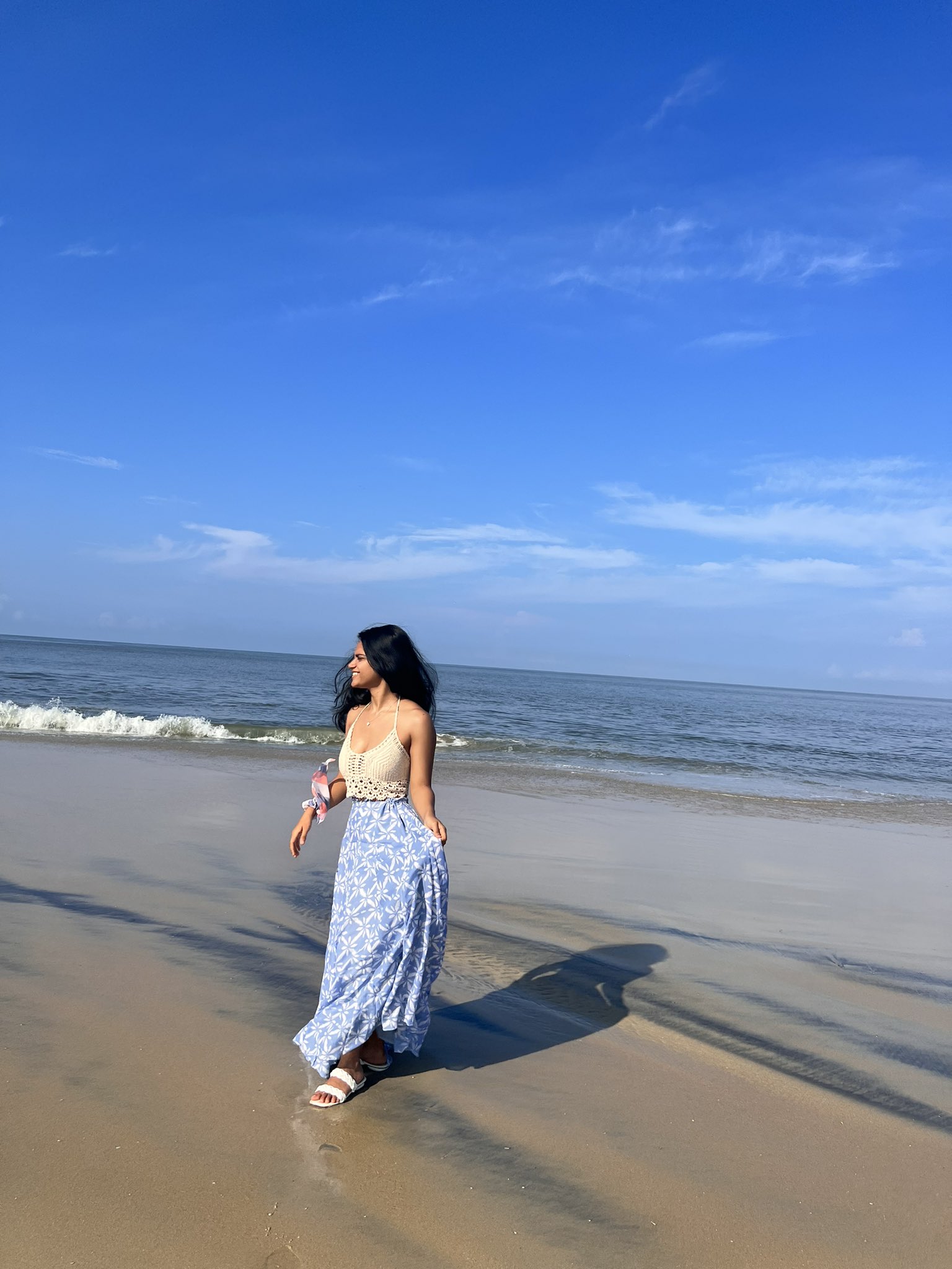 Premium Photo | Casual pretty girl front pose on beach indian pakistani  model
