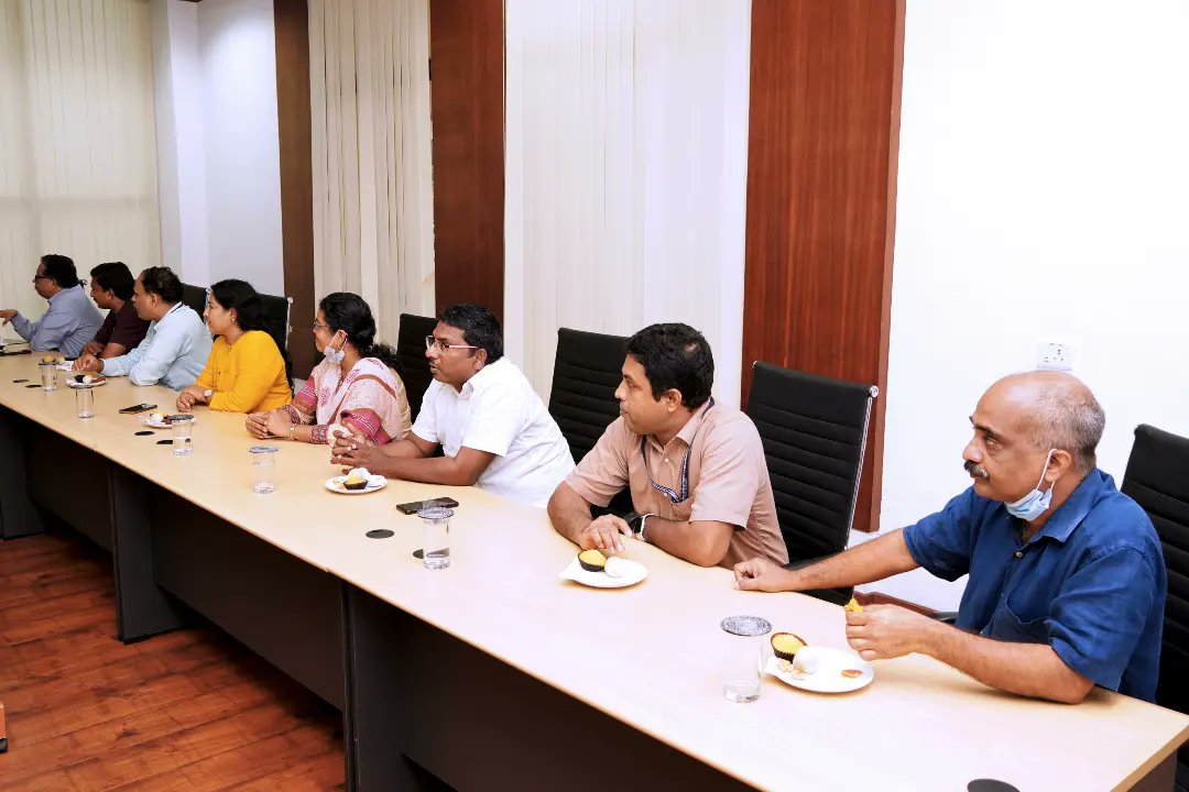 conscientia2025's tweet photo. Team Conscientia is proud to have Dr. VP Joy, Chief Secretary, Government of Kerala as Chief Guest of Conscientia 2k22.

Welcoming of Dr. VP Joy by IIST on 5th November 2022.

#iist #conscientia2k22 #conscientia #techfest #trivandrum #kerala #chiefguest #ias #chiefsecretary https://t.co/qDDKqpTDjd