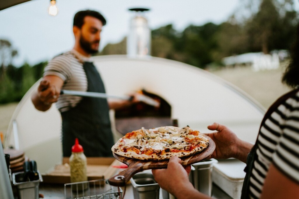 Are you looking for catering next Saturday, Nov 12th? ⁠
⁠
We've had a last-minute wedding cancellation for Gwyneth Teardrop. ⁠
⁠
Get in quick and you and your friends can be scoffing the best pizza in Melbourne! ⁠
⁠
happycamperpizza.com.au⁠
⁠
Photo @danbrannanphoto