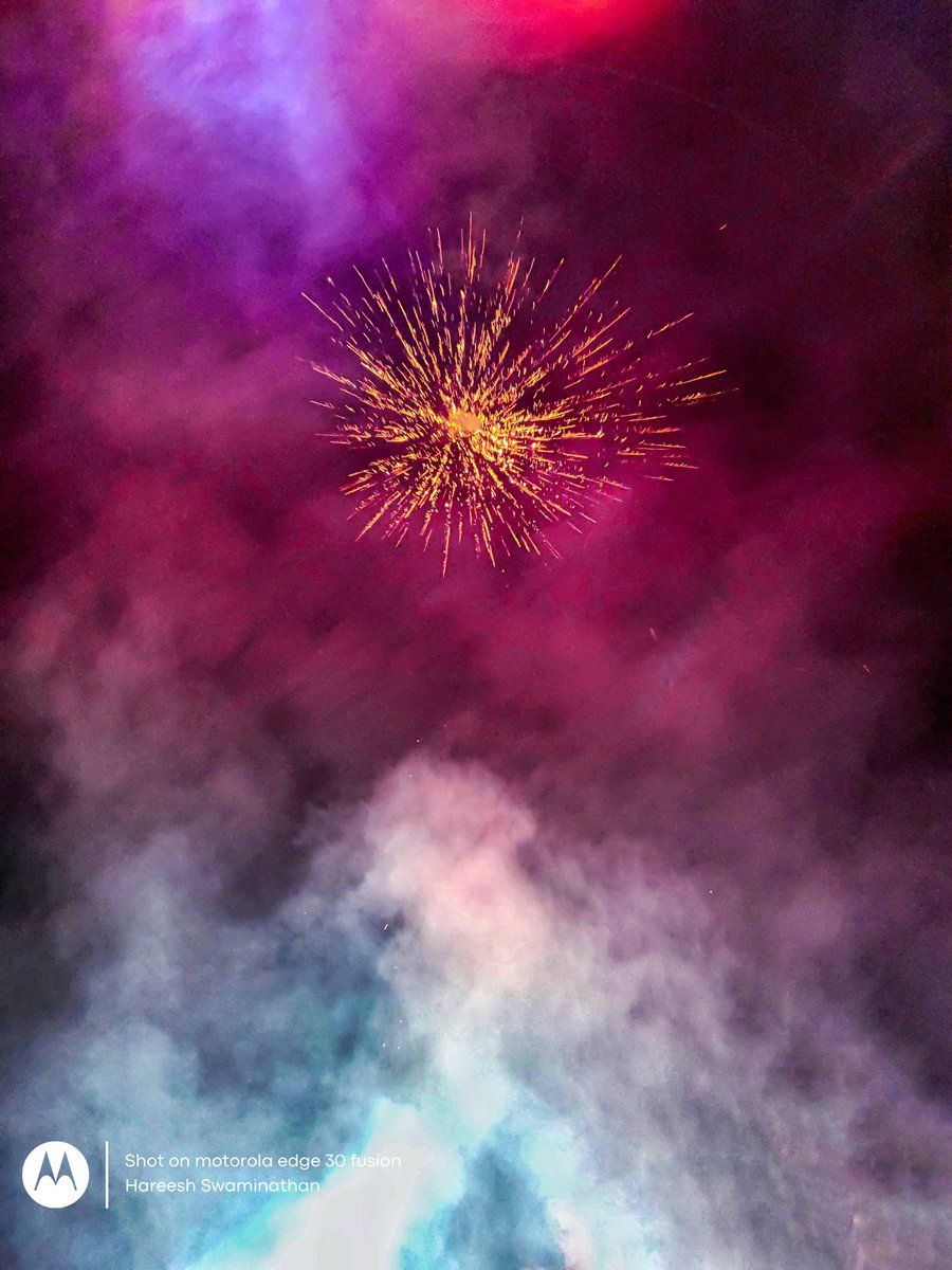 hareesh_56's tweet photo. Sky Firecrackers!💥
Shot on Motorola Edge 30 Fusion
#MotorolaEdge30Fusion #Motography #Motorola #Motofans #snapdragon888plus #Photography @motorolaindia @Moto @Snapdragon_IN @Snapdragon https://t.co/ADf0MPUpWF