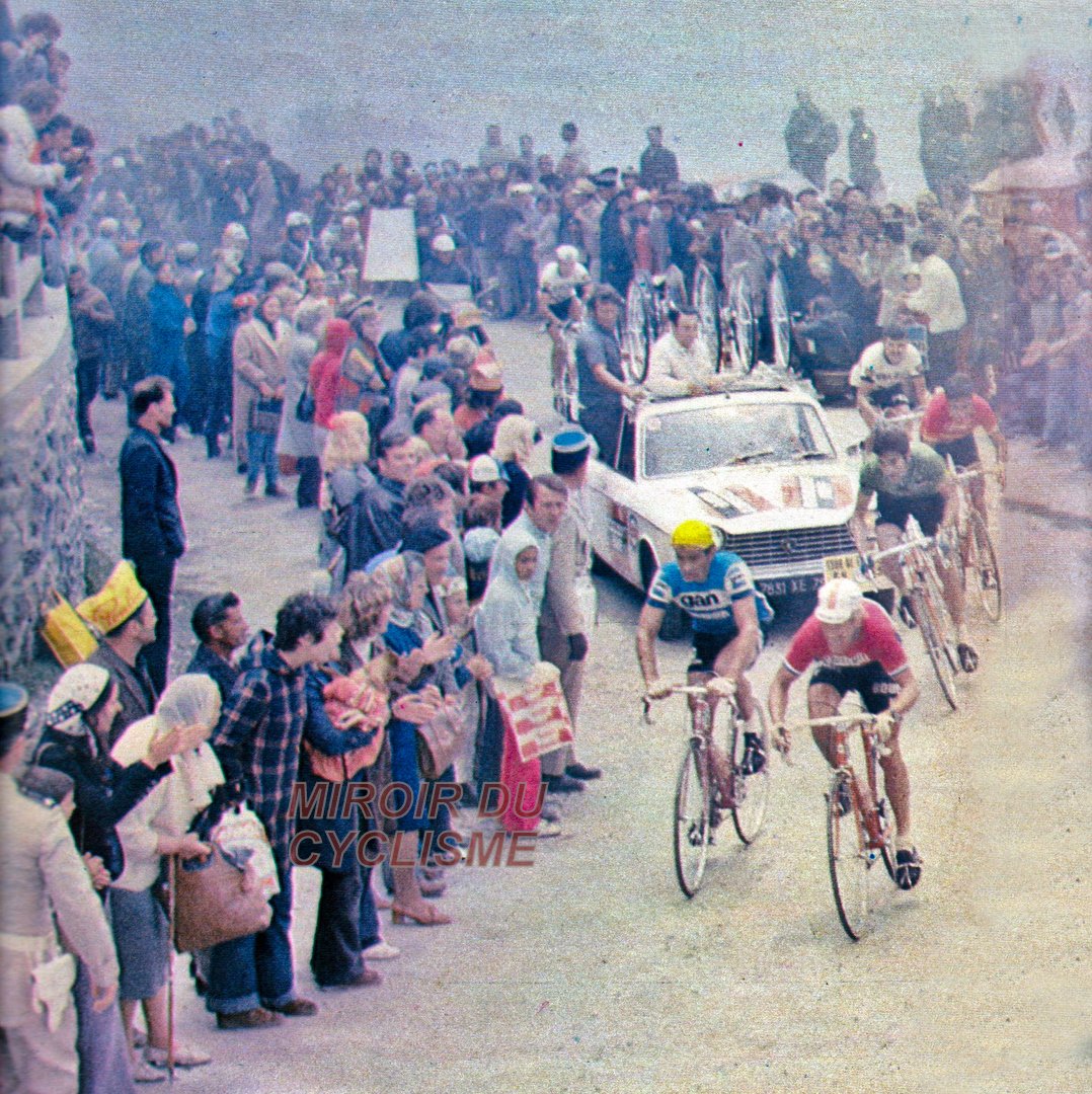 Miroir2Cyclisme's tweet photo. Raymond Poulidor, Tino Tabak, Eddy Merckx, Luis Ocana & Bernard Thévenet franchissent en tête le col du Tourmalet plongé dans la brume (Tour 1972)
📸 MC
#Poulidor #Merckx #Ocana #Thevenet #Tourmalet #TDF #TDF1972 #cyclisme #cycling #ciclismo https://t.co/eTOkHzzNv0
