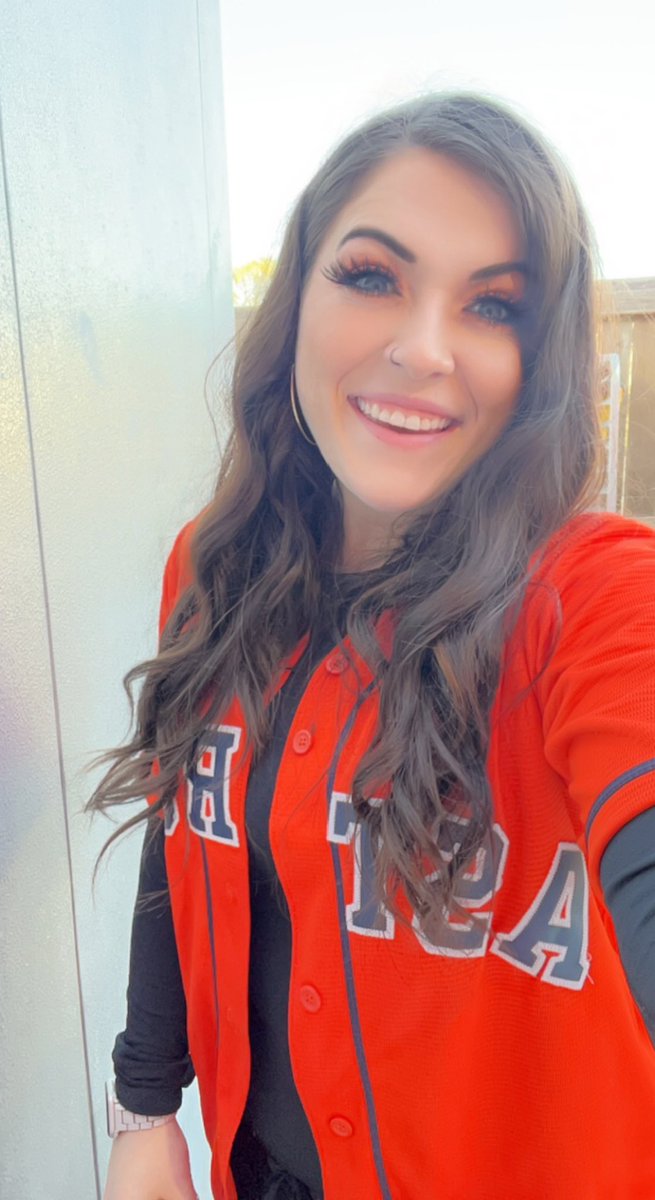 haleylaree_'s tweet photo. 🧡 #ASTRO https://t.co/ZuXcIEgpMp