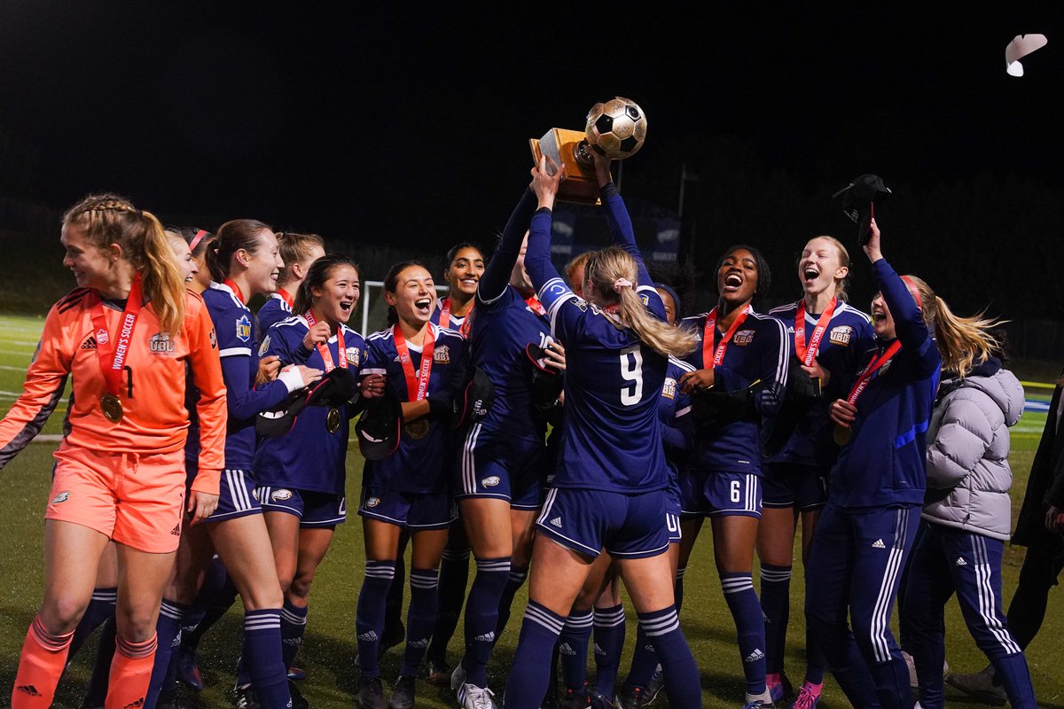 CanadaWest's tweet photo. Your 2022 CW Women's Soccer Champions 🎊 

🏆 @ubctbirds 
🥈 @TWUSpartans 
🥉 @UCDinos 

👉 https://t.co/rE8SUirism https://t.co/7EQxy2sph7