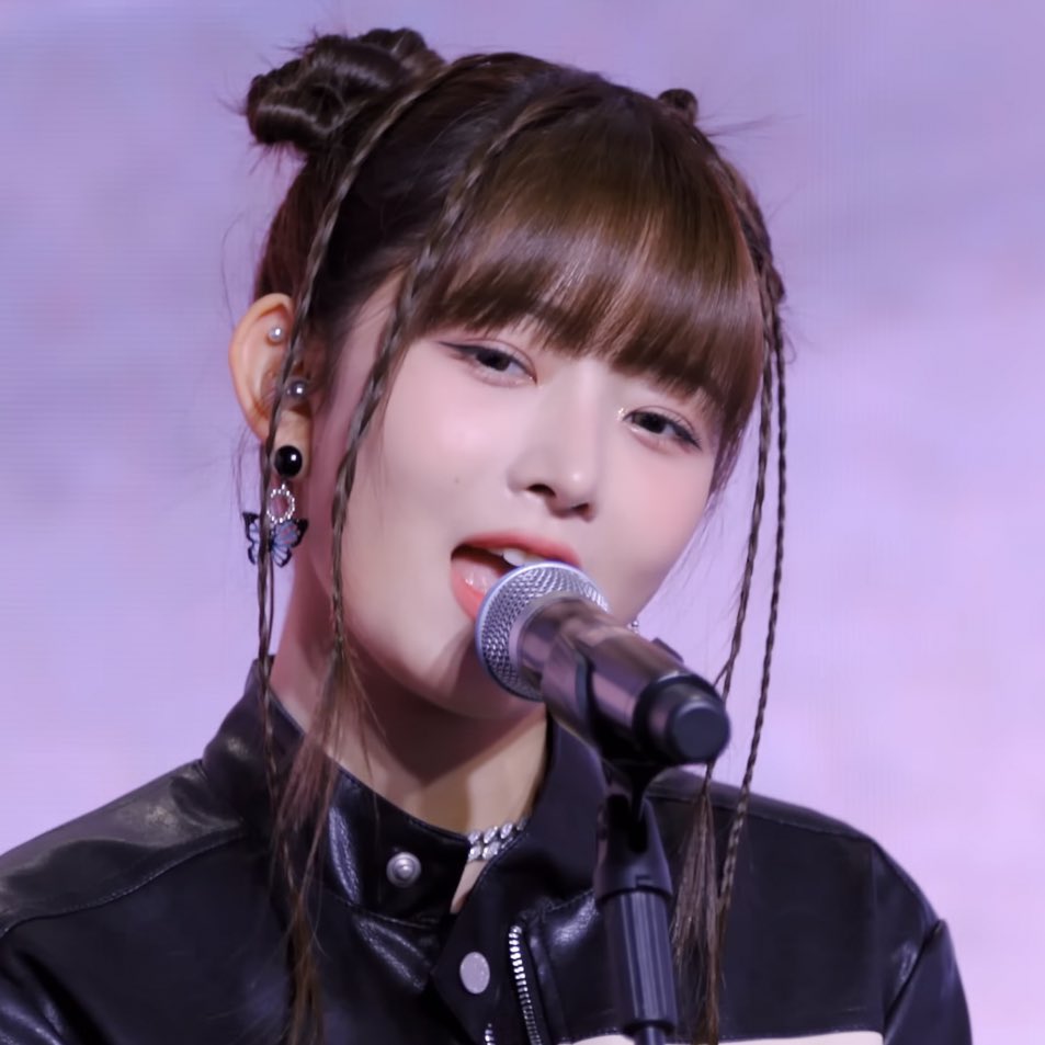 ive_reipyon's tweet photo. 多彩な魅力を見せてくれるユニークなれいぴょん！！
今もこれからも応援してるよ〜🤭🤭

 #1YearWithIVEREI https://t.co/02P4rh4Gk0