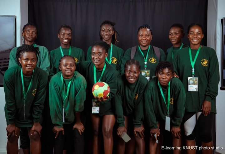 GhHandball's tweet image. Female Handball team of @uew_official at 2022 @ghana_gusa games🤾🏽‍♀️🤾🏽‍♀️