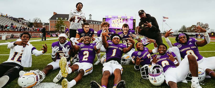 It's a WIDEOUT FUNCTION! Get Busy Or Die Trying. Love my guys man. Keep improving. Never settle. Be different #w4L #WingsUp "W"=Wideouts4Life