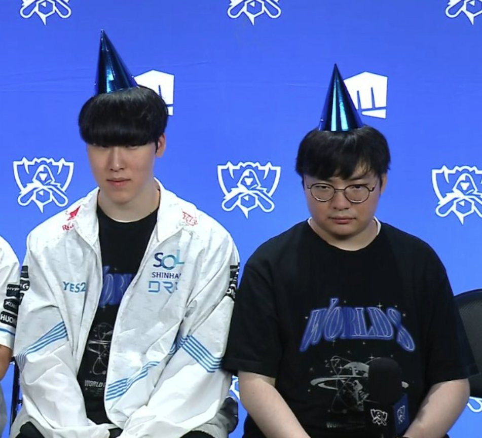 lolesports's tweet image. 🥳