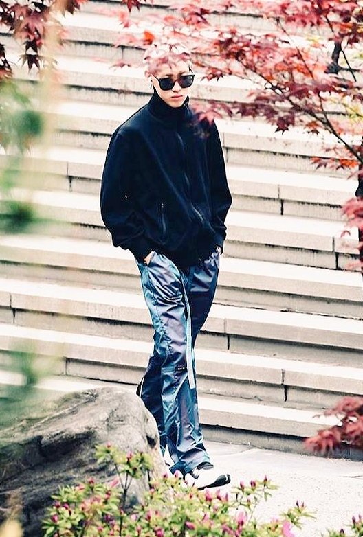 เราเมนน้องแบม เหนือเมนก็น้องแบม เหนือๆ ขึ้นไปก็น้องแบม น้องแบมไปไหนเราก็ไปด้วย น้องอยู่ไหนเราก็อยู่ด้วย น้องไปไหนเราพร้อมเก็บกระเป๋าพร้อมเดินตาม😁😏🤭 คงไม่ต้องบอกว่ารักน้องแค่ไหน สุดๆ เลยครับ
BamBam❤️😘
#SlowMo #WhoAreYou #WheelsUp #BamBam <a href="/BamBam1A/">BamBam</a> @BAMBAMxABYSS