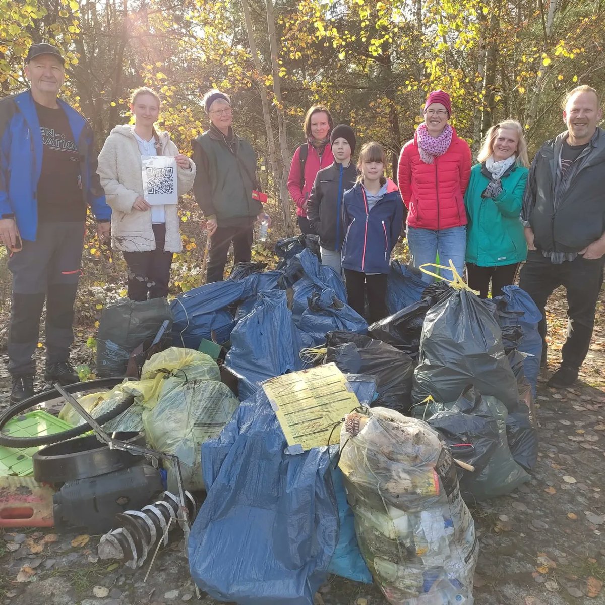 #littering gemeinsam "Unterwegs im Naturraum" #FürstenwaldeSüd mit freundlicher Unterstützung von 20 Ehrenamlichen Helfern, dem <a href="/Rathaus/">Rathaus</a> <a href="/furstenwalde/">Fürstenwalde</a>