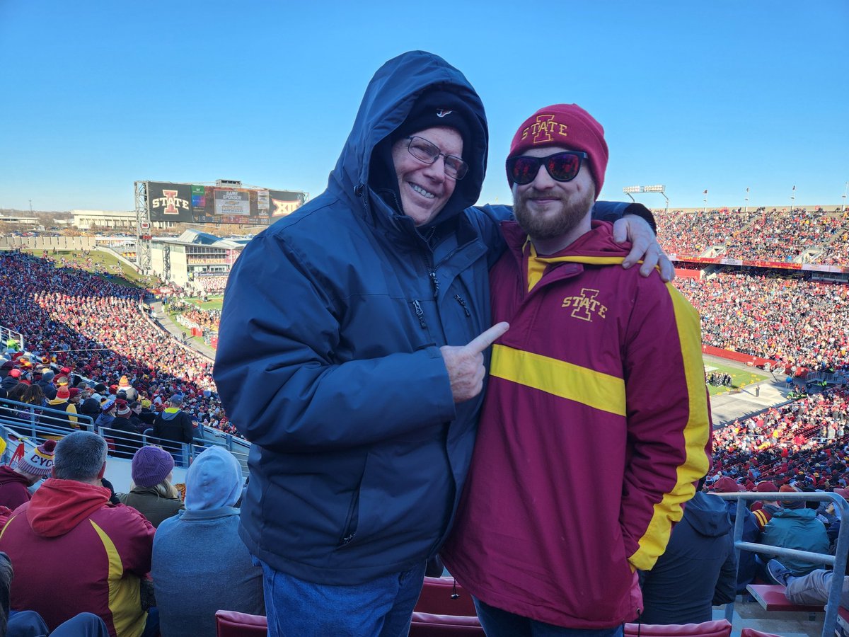 t_raypowers's tweet photo. Amazing day! It was great to watch @CycloneFB with my dad! Cherry on top...Cyclones won! https://t.co/FVuTbIG0Ds