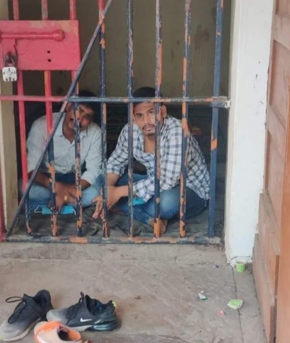 J_yduvnsi15's tweet photo. समाचार पत्र में प्रकाशित उक्त विषय पर उoप्रo शासन से विनम्र अनुरोध है कि रजत सिंह पर लगाए गए आरोप बिल्कुल निराधार है। कृपया तत्काल प्रभाव से ऐसे आरोपों का खंडन कर निरस्त किया जाय।स्वतंत्र भारत में छात्र अपनी मांग क्यों नही कर सकता?
#I_support_rajat_singh
@Aamitabh2 @RajatsinghAU https://t.co/bzqsn30ZYn