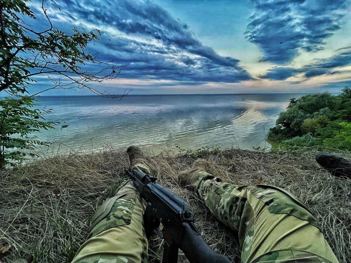 DefenceU's tweet photo. Good morning, World! https://t.co/gRbqFpzfNc
