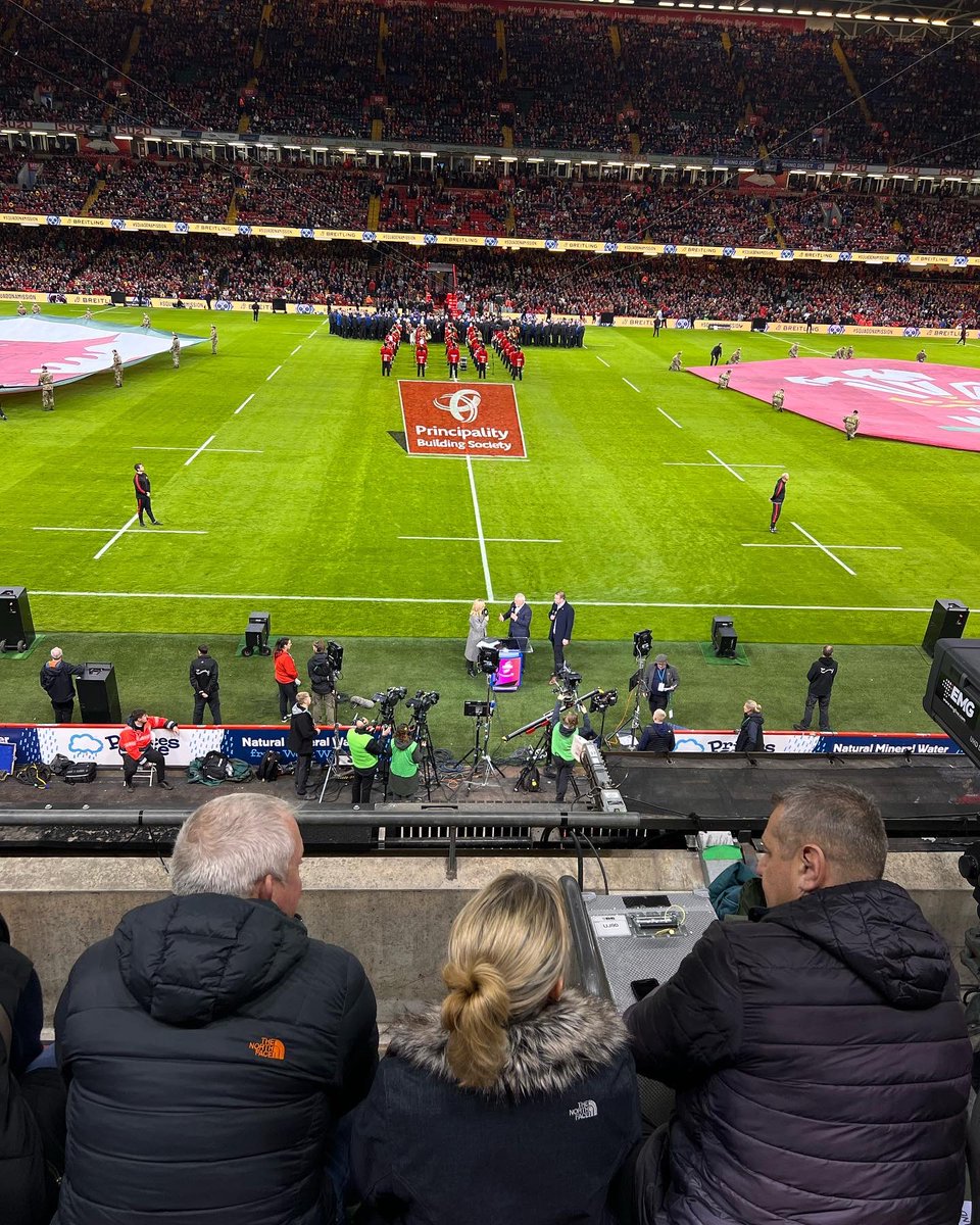 Kelly Davies tweet media