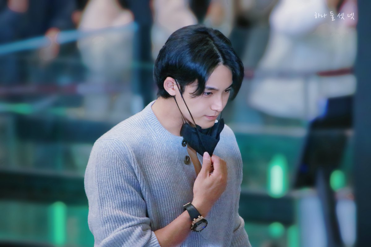seventeen_1234_'s tweet photo. #민규 #MINGYU #세븐틴 #seventeen

221106 김포 출국 ✈️

다정한 눈빛✨ https://t.co/neWp5S3ZOs