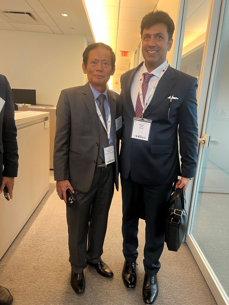 MLEGAL7's tweet photo. Excellent interaction at #Jonesday, met the partners and discussed opportunities with the head of international practice. Also met the president of the #Vietnam bar association. #Mlegal #Mohitsuri #ibamiami #ibamiami2022 https://t.co/GYfhcLoHkY