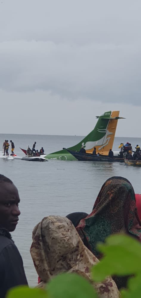 MbuthiaAmina's tweet photo. BREAKING NEWS:
Precision Air has crashed-landed near Bukoba in Lake Victoria as it approached the airport. #Tanzania.

So far, no fatalities have been reported.

Bad weather is said to have caused the plane to crash into the lake due to turbulence. https://t.co/5cUW3jEdWd